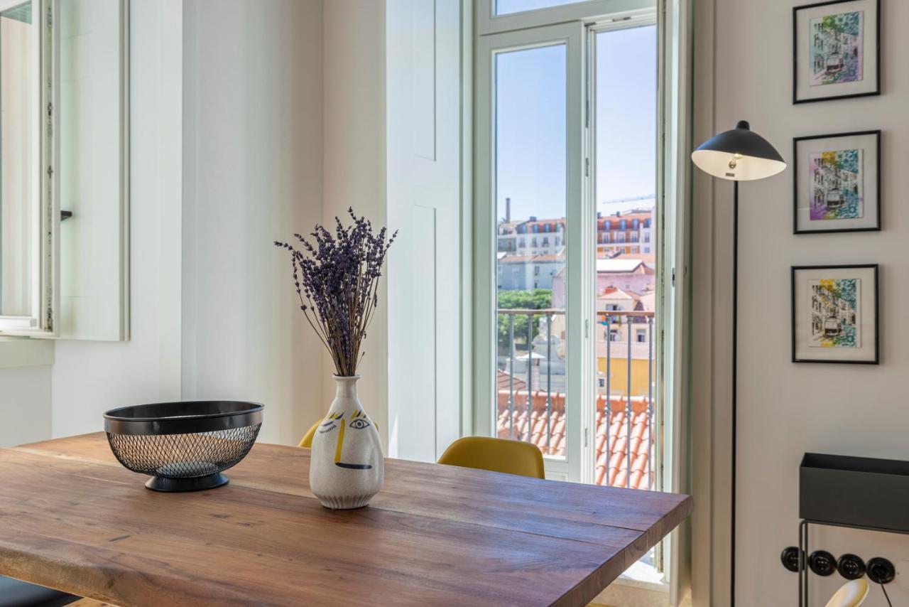 Glamorous 3Bdr Apartment In City Center By Lovelystay Lisboa Exterior foto